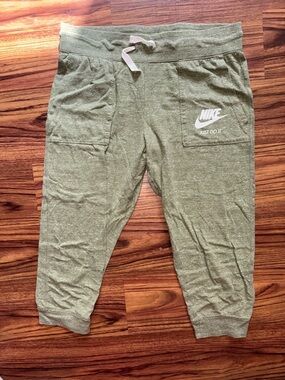 Nike Kids Olive Green Pull-On Jogger Pants